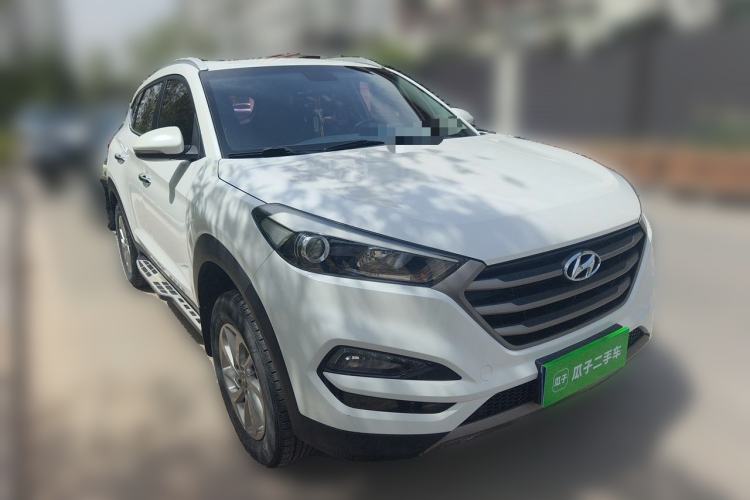 Used Hyundai Tucson 2015 1.6T Dual-Clutch Two-Wheel-Drive Smart Model Front Right 45 Deg