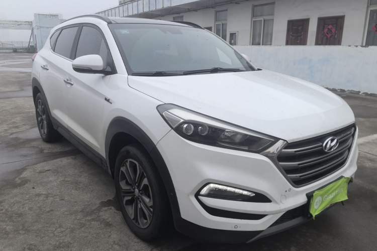 Used Hyundai Tucson 2015 1.6T Dual-Clutch Four-Wheel Drive Flagship Model Front Right 45 Deg
