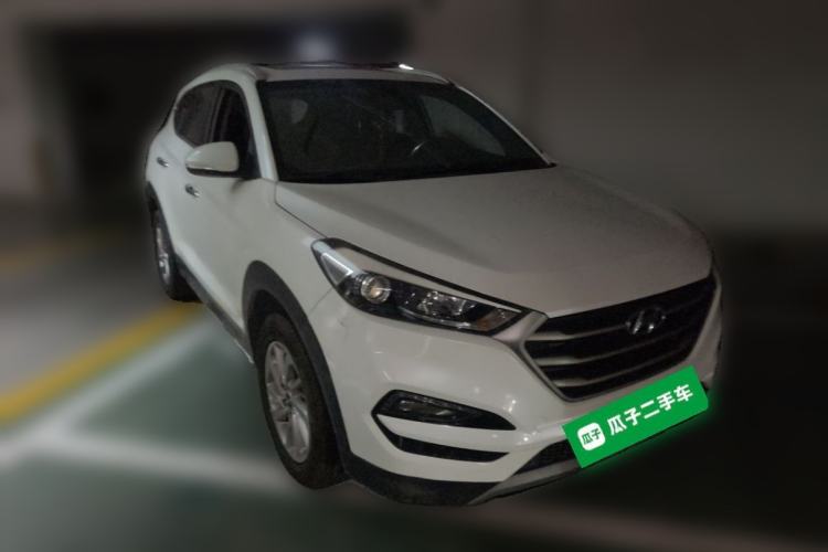 Used Hyundai Tucson 2015 1.6T Dual-Clutch Two-Wheel-Drive Smart Model Front Right 45 Deg