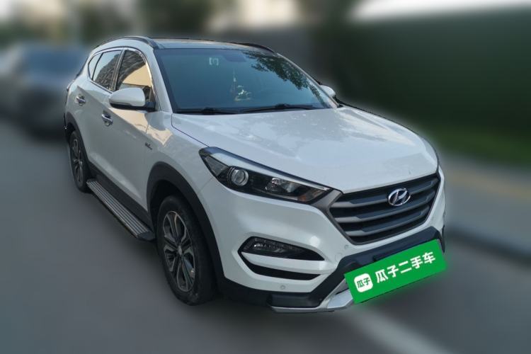 Used Hyundai Tucson 2015 1.6T Dual-Clutch Two-Wheel-Drive Leading Model Front Right 45 Deg