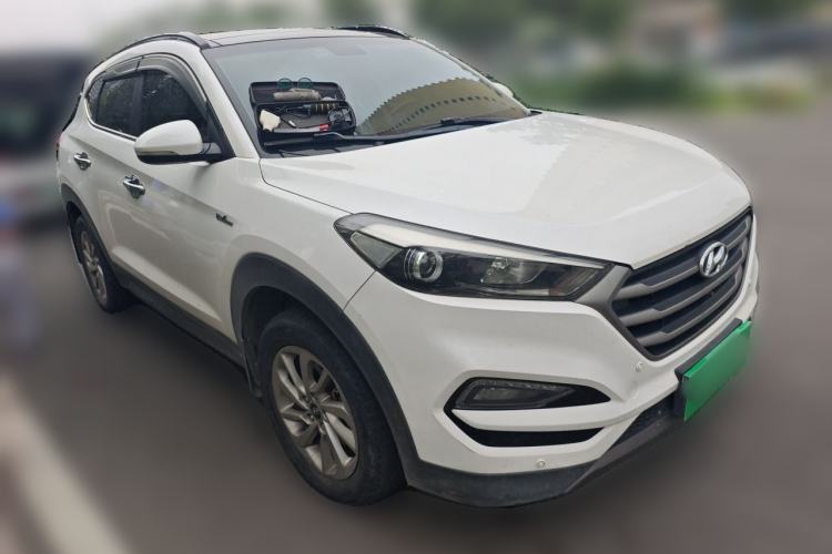 Used Hyundai Tucson 2015 1.6T Dual-Clutch Two-Wheel-Drive Smart Model Front Right 45 Deg