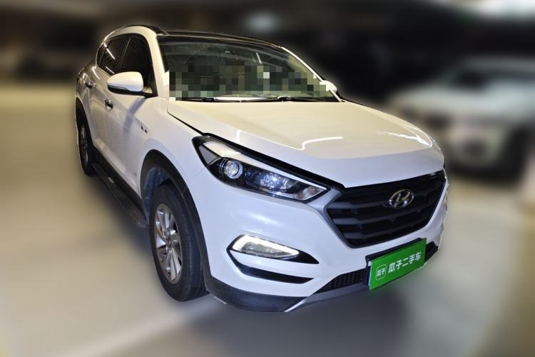 Used Hyundai Tucson 2015 1.6T Dual-Clutch Two-Wheel-Drive Smart Model Front Right 45 Deg