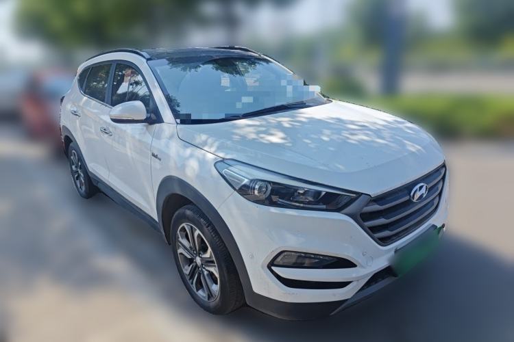 Used Hyundai Tucson 2015 1.6T Dual-Clutch Two-Wheel-Drive Leading Model Front Right 45 Deg