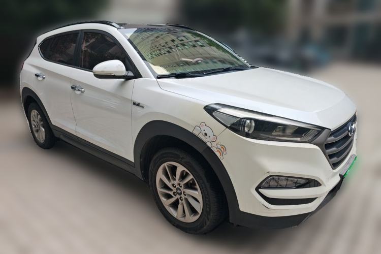 Used Hyundai Tucson 2015 1.6T Dual-Clutch Two-Wheel-Drive Smart Model Front Right 45 Deg