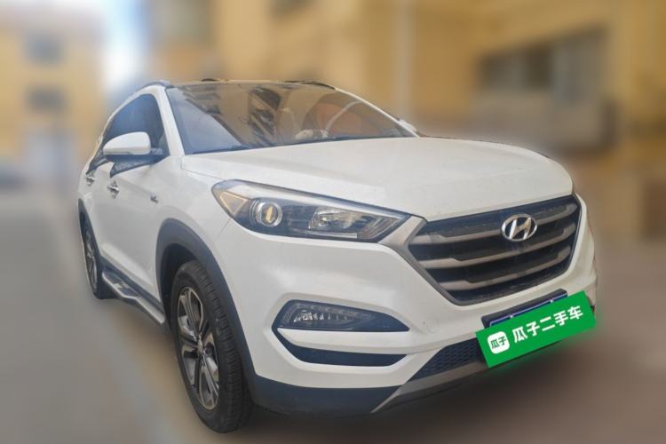 Used Hyundai Tucson 2015 1.6T Dual-Clutch Two-Wheel-Drive Leading Model Front Right 45 Deg