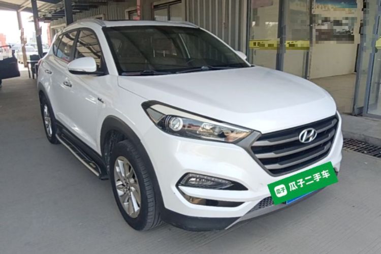 Used Hyundai Tucson 2015 1.6T Dual-Clutch Two-Wheel-Drive Smart Model Front Right 45 Deg