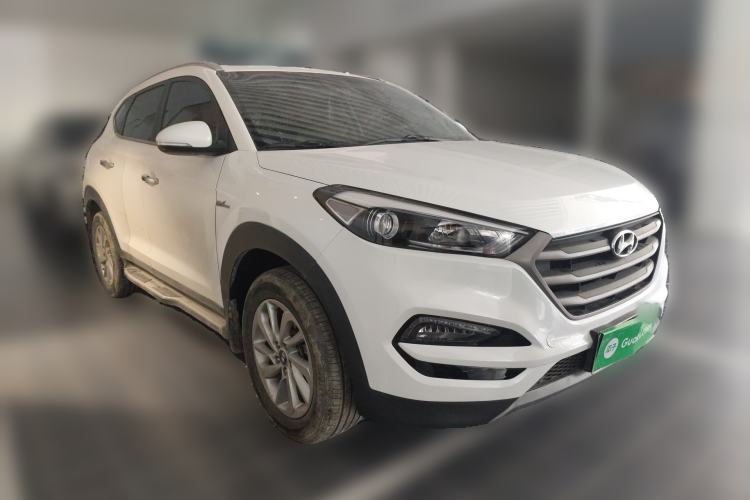Used Hyundai Tucson 2015 1.6T Dual-Clutch Two-Wheel-Drive Smart Model Front Right 45 Deg