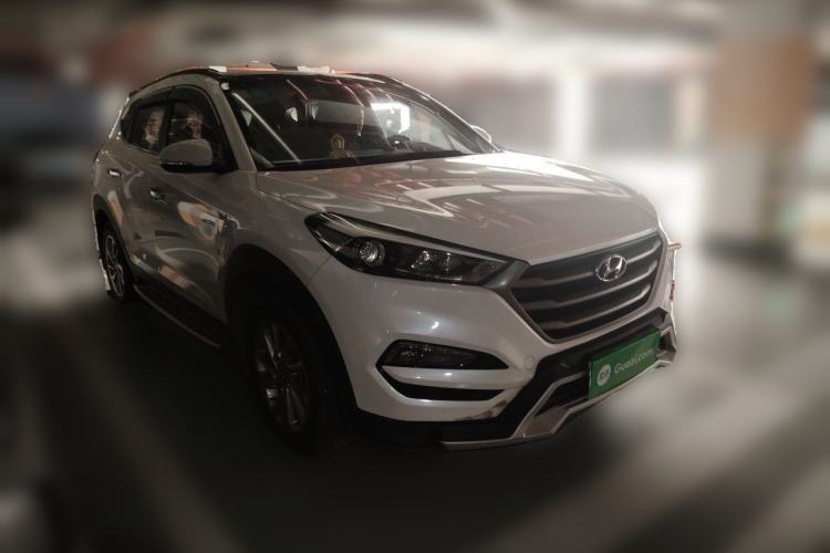 Used Hyundai Tucson 2015 1.6T Dual-Clutch Two-Wheel-Drive Smart Model Front Right 45 Deg