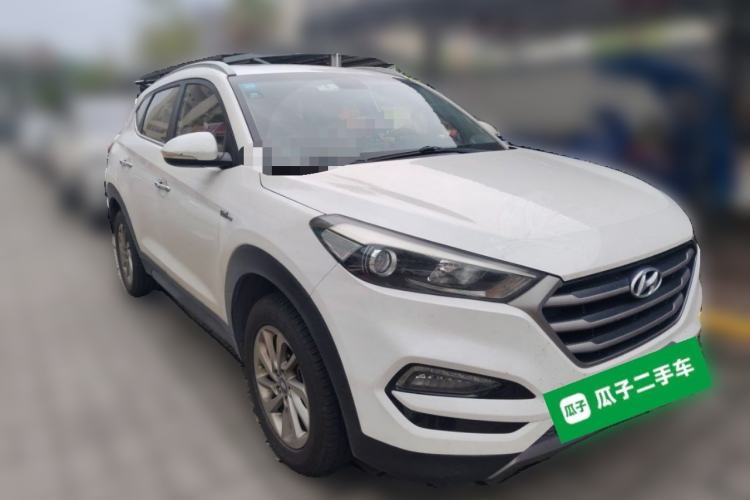Used Hyundai Tucson 2015 1.6T Dual-Clutch Two-Wheel-Drive Smart Model Front Right 45 Deg