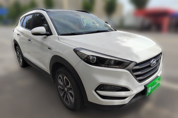 Used Hyundai Tucson 2015 1.6T Dual-Clutch Two-Wheel-Drive Leading Model Front Right 45 Deg