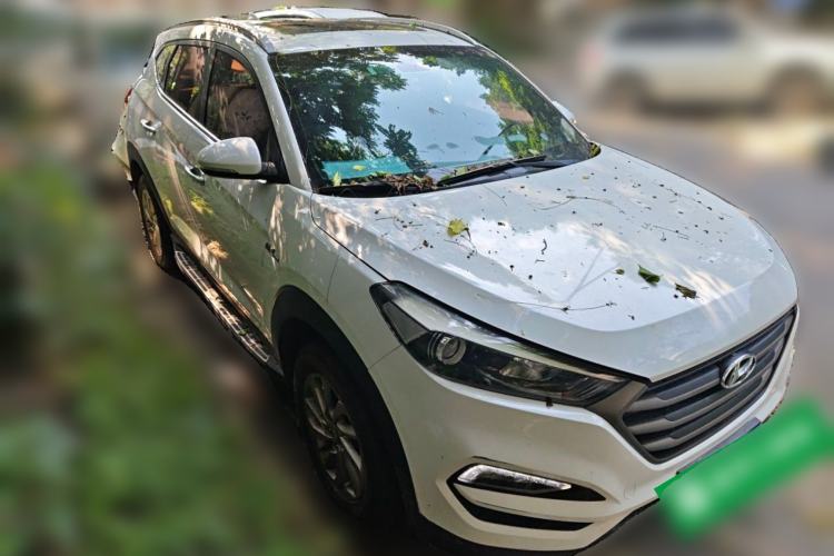 Used Hyundai Tucson 2015 1.6T Dual-Clutch Two-Wheel-Drive Smart Model Front Right 45 Deg