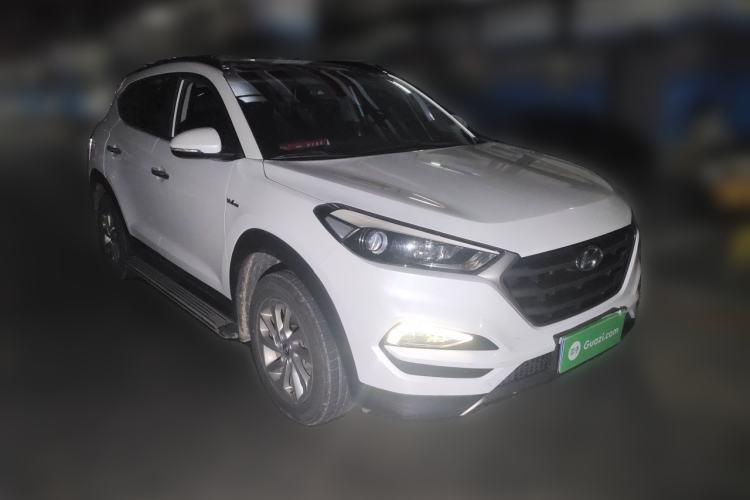 Used Hyundai Tucson 2015 1.6T Dual-Clutch Two-Wheel-Drive Smart Model Front Right 45 Deg
