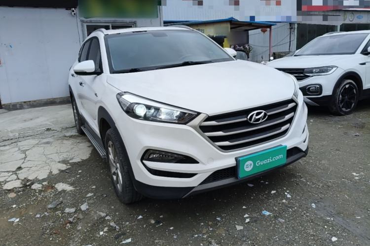 Used Hyundai Tucson 2015 1.6T Dual-Clutch Two-Wheel-Drive Smart Model Front Right 45 Deg