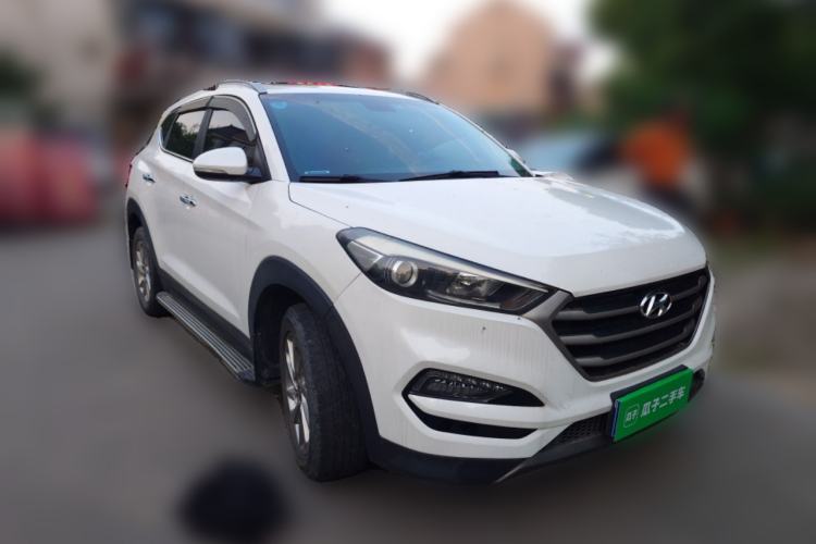 Used Hyundai Tucson 2015 1.6T Dual-Clutch Two-Wheel-Drive Smart Model Front Right 45 Deg