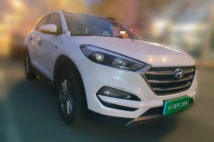 Used Hyundai Tucson 2015 1.6T Dual-Clutch Two-Wheel-Drive Smart Model Front Right 45 Deg