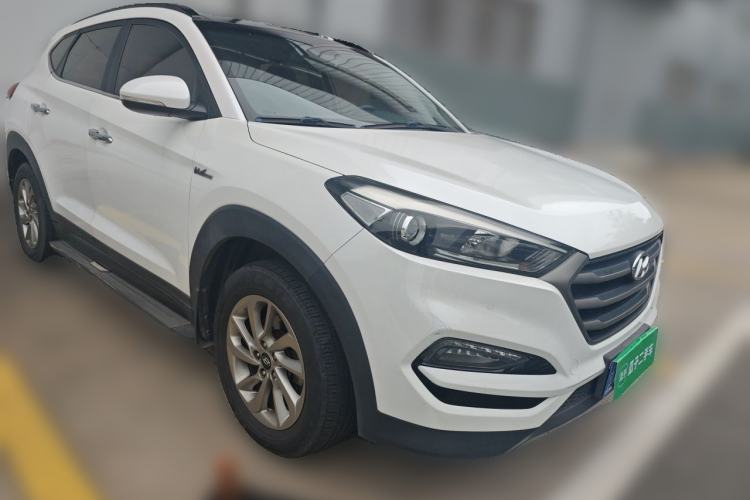 Used Hyundai Tucson 2015 1.6T Dual-Clutch Four-Wheel Drive Flagship Model Front Right 45 Deg