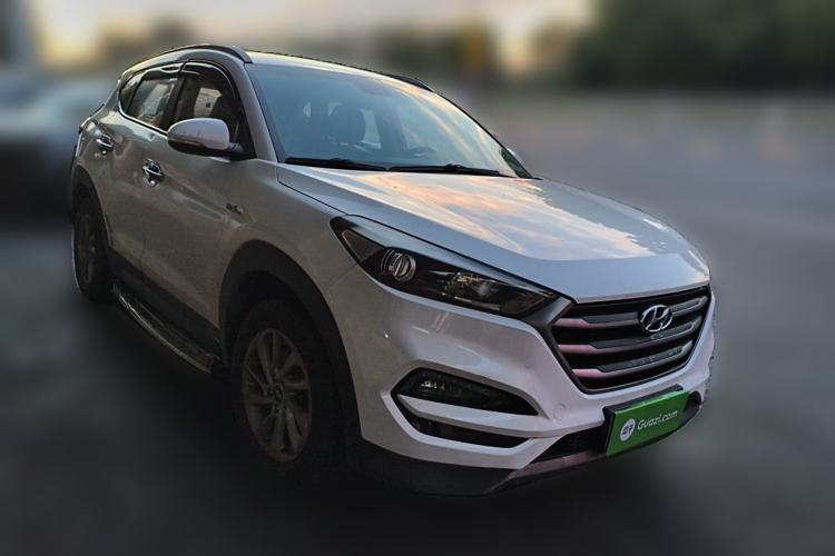 Used Hyundai Tucson 2015 1.6T Dual-Clutch Two-Wheel-Drive Smart Model Front Right 45 Deg