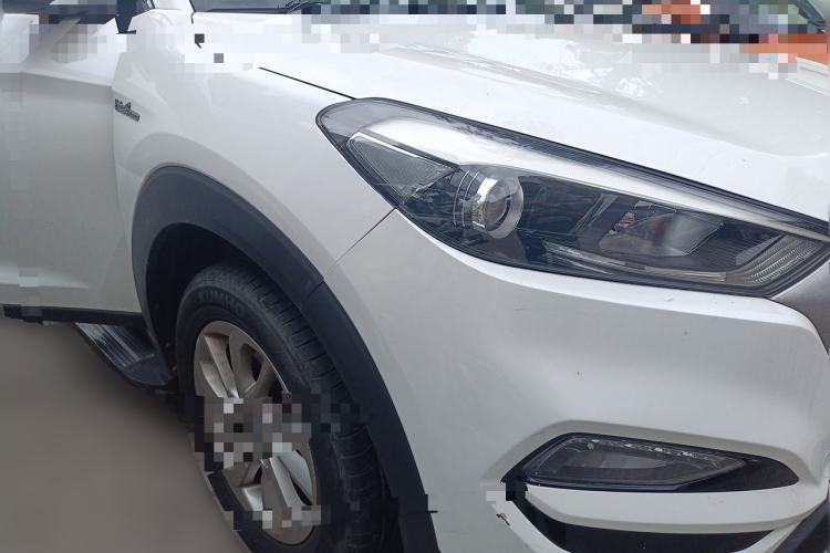 Used Hyundai Tucson 2015 1.6T Dual-Clutch Two-Wheel-Drive Smart Model Front Right 45 Deg