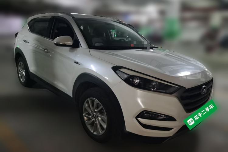 Used Hyundai Tucson 2015 1.6T Dual-Clutch Two-Wheel-Drive Smart Model Front Right 45 Deg