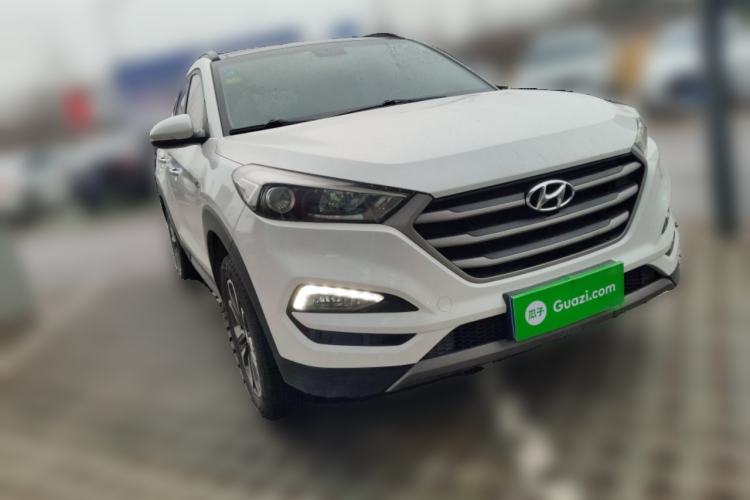 Used Hyundai Tucson 2015 1.6T Dual-Clutch Two-Wheel-Drive Leading Model Front Right 45 Deg