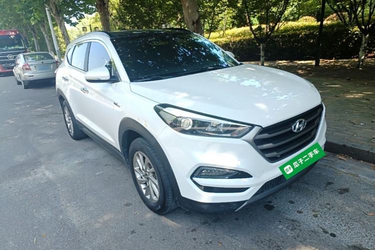 Used Hyundai Tucson 2015 1.6T Dual-Clutch Two-Wheel-Drive Smart Model Front Right 45 Deg