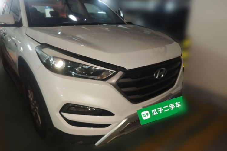 Used Hyundai Tucson 2015 1.6T Dual-Clutch Two-Wheel-Drive Smart Model Front Right 45 Deg