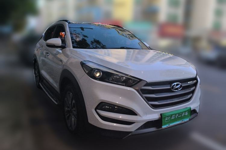Used Hyundai Tucson 2015 1.6T Dual-Clutch Two-Wheel-Drive Leading Model Front Right 45 Deg