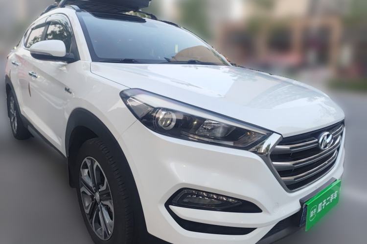 Used Hyundai Tucson 2015 1.6T Dual-Clutch All-Wheel-Drive Premium Model Front Right 45 Deg