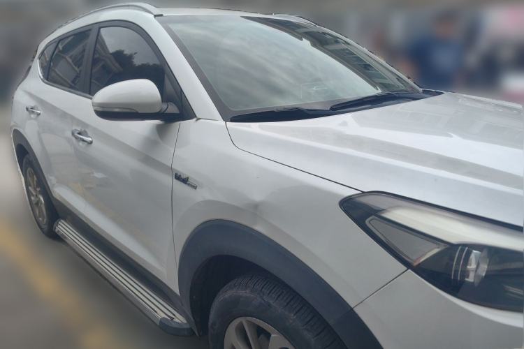 Used Hyundai Tucson 2015 1.6T Dual-Clutch Two-Wheel-Drive Smart Model Front Right 45 Deg