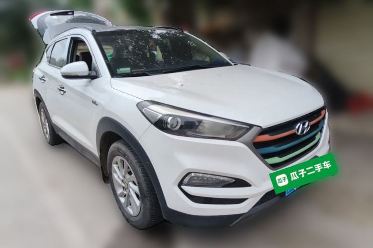 Used Hyundai Tucson 2015 1.6T Dual-Clutch Two-Wheel-Drive Smart Model Front Right 45 Deg