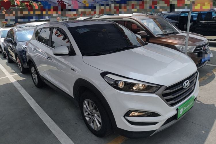 Used Hyundai Tucson 2015 1.6T Dual-Clutch Two-Wheel-Drive Smart Model Front Right 45 Deg