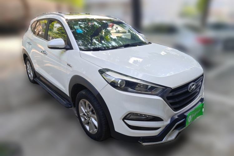 Used Hyundai Tucson 2015 1.6T Dual-Clutch Two-Wheel-Drive Smart Model Front Right 45 Deg