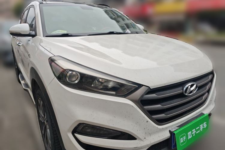 Used Hyundai Tucson 2015 1.6T Dual-Clutch Two-Wheel-Drive Leading Model Front Right 45 Deg