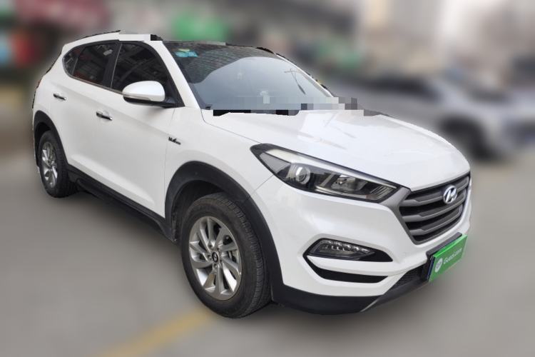 Used Hyundai Tucson 2015 1.6T Dual-Clutch Two-Wheel-Drive Smart Model Front Right 45 Deg
