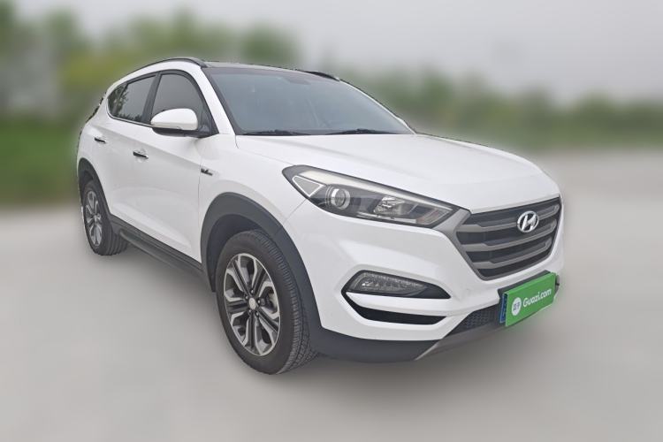 Used Hyundai Tucson 2015 1.6T Dual-Clutch Two-Wheel-Drive Leading Model Front Right 45 Deg