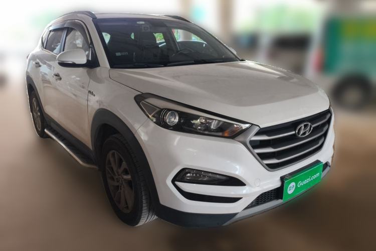 Used Hyundai Tucson 2015 1.6T Dual-Clutch Two-Wheel-Drive Smart Model Front Right 45 Deg