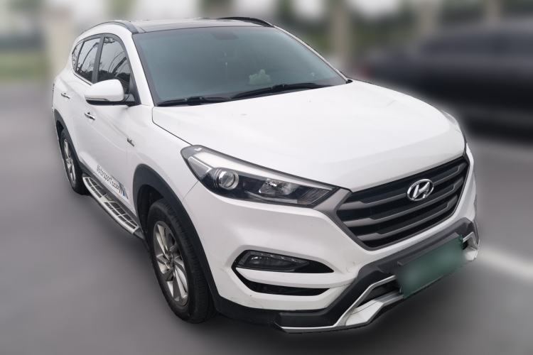 Used Hyundai Tucson 2015 1.6T Dual-Clutch Two-Wheel-Drive Smart Model Front Right 45 Deg