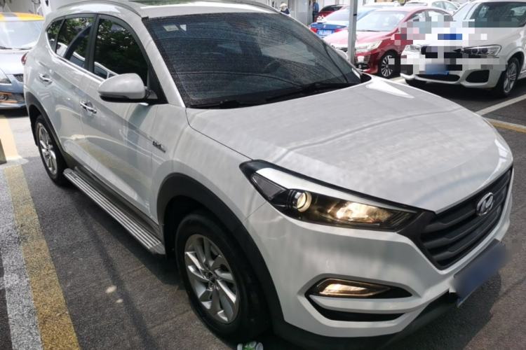 Used Hyundai Tucson 2015 1.6T Dual-Clutch Two-Wheel-Drive Smart Model Front Right 45 Deg
