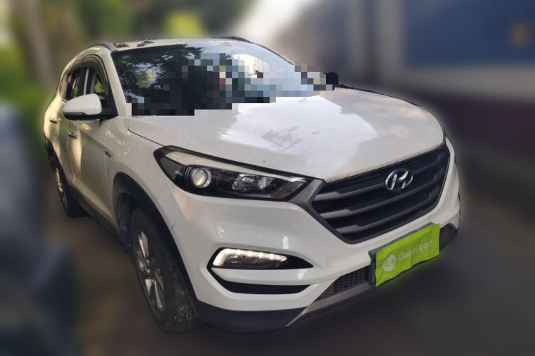 Used Hyundai Tucson 2015 1.6T Dual-Clutch Two-Wheel-Drive Smart Model Front Right 45 Deg