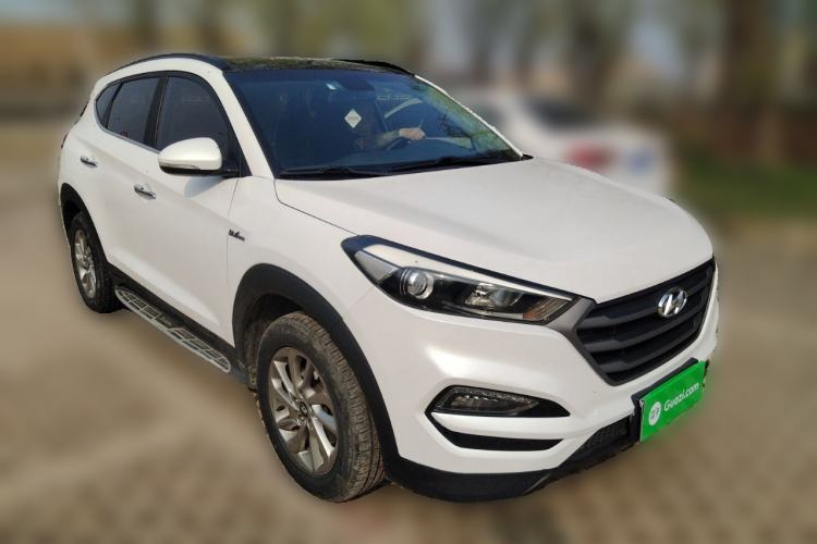 Used Hyundai Tucson 2015 1.6T Dual-Clutch Two-Wheel-Drive Smart Model Front Right 45 Deg