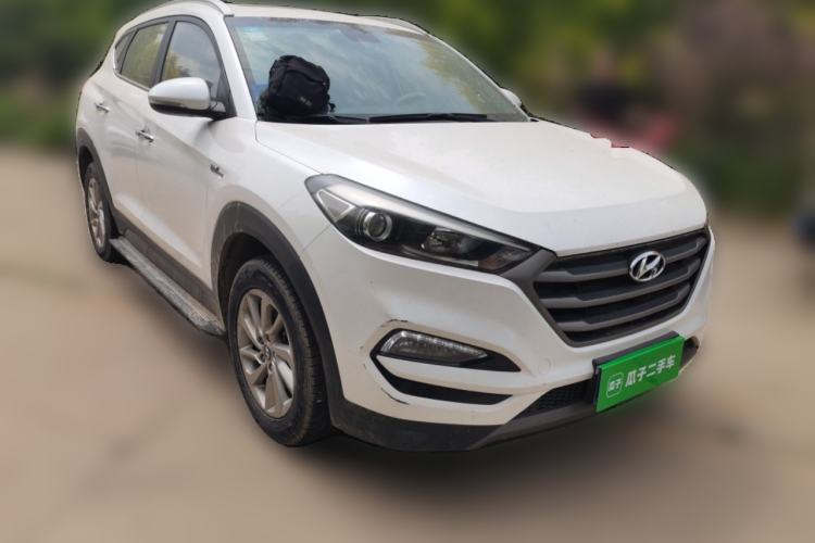 Used Hyundai Tucson 2015 1.6T Dual-Clutch Two-Wheel-Drive Smart Model Front Right 45 Deg