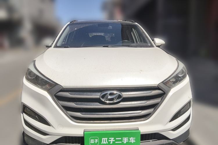 Used Hyundai Tucson 2015 2.0L Automatic Two-Wheel Drive Smart Version Front