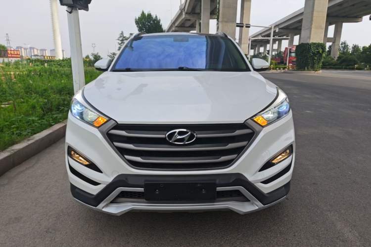 Used Hyundai Tucson 2015 1.6T Dual-Clutch Two-Wheel-Drive Smart Model Front