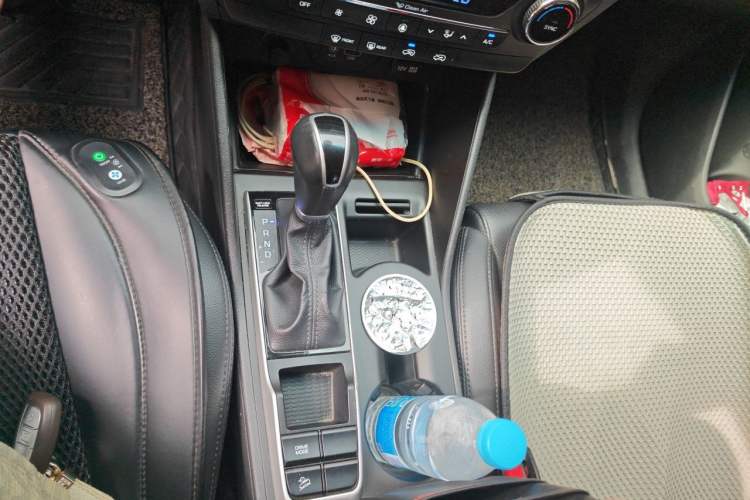 Used Hyundai Tucson 2015 1.6T Dual-Clutch Two-Wheel-Drive Smart Model Gear Lever