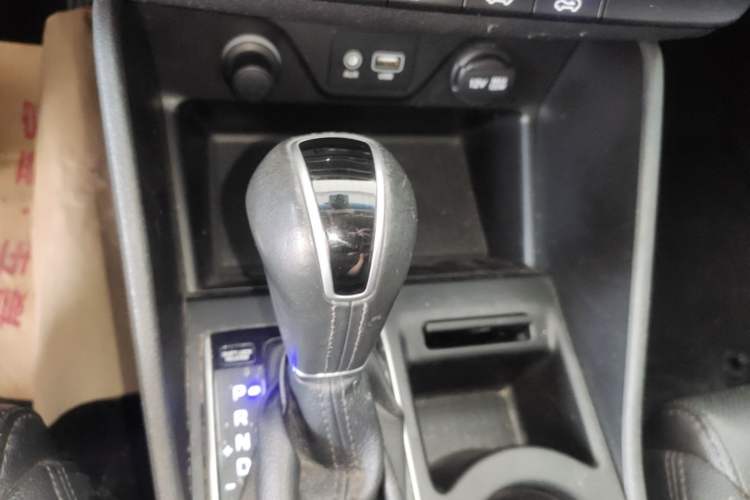 Used Hyundai Tucson 2015 1.6T Dual-Clutch Two-Wheel-Drive Smart Model Gear Lever