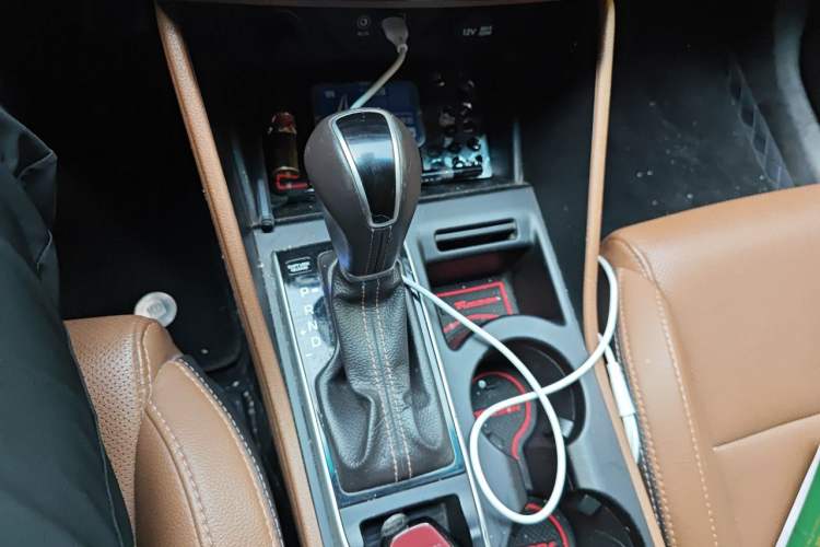 Used Hyundai Tucson 2015 1.6T Dual-Clutch Two-Wheel-Drive Smart Model Gear Lever