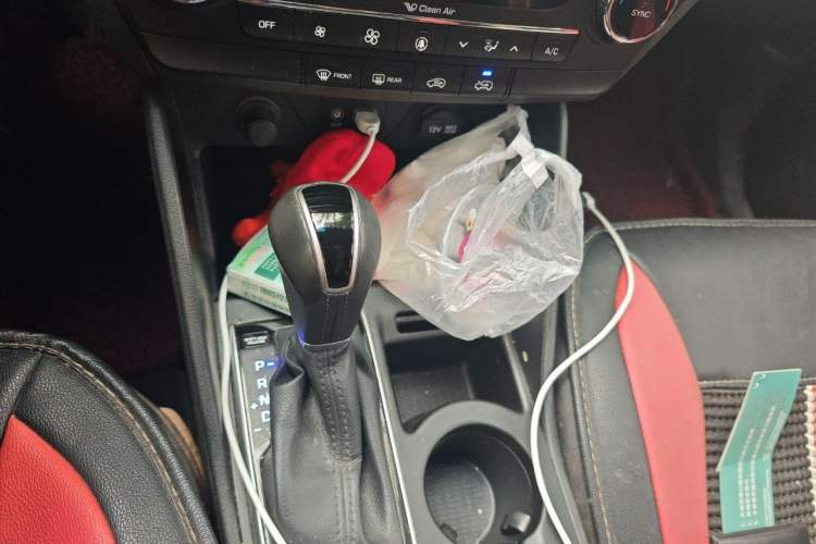 Used Hyundai Tucson 2015 1.6T Dual-Clutch Two-Wheel-Drive Smart Model Gear Lever