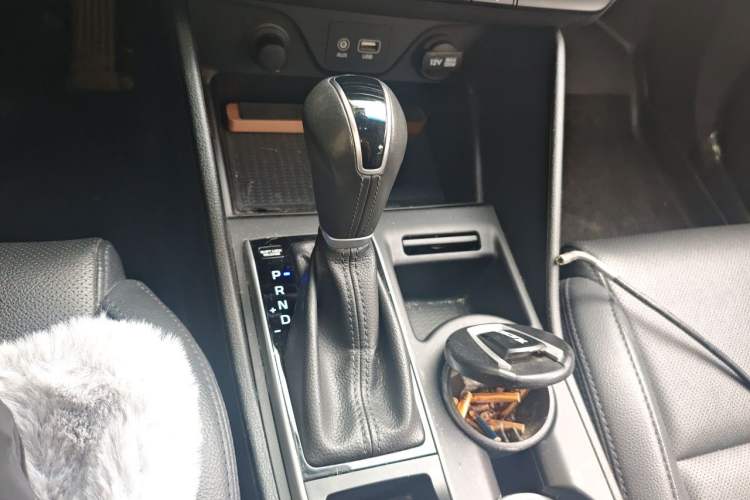 Used Hyundai Tucson 2015 1.6T Dual-Clutch Two-Wheel-Drive Leading Model Gear Lever
