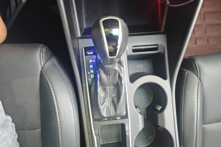 Used Hyundai Tucson 2015 1.6T Dual-Clutch Two-Wheel-Drive Smart Model Gear Lever