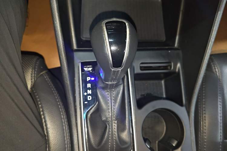 Used Hyundai Tucson 2015 1.6T Dual-Clutch Two-Wheel-Drive Smart Model Gear Lever
